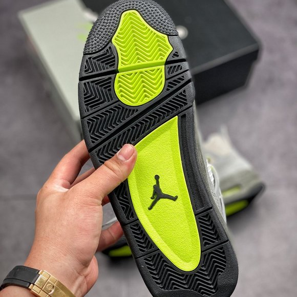 Air Jordan 4 Retro main image 7